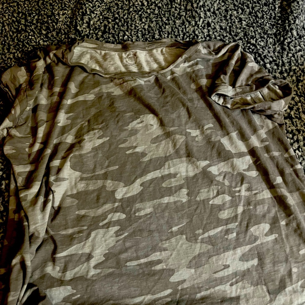 Camo Tee size XL Maurice’s